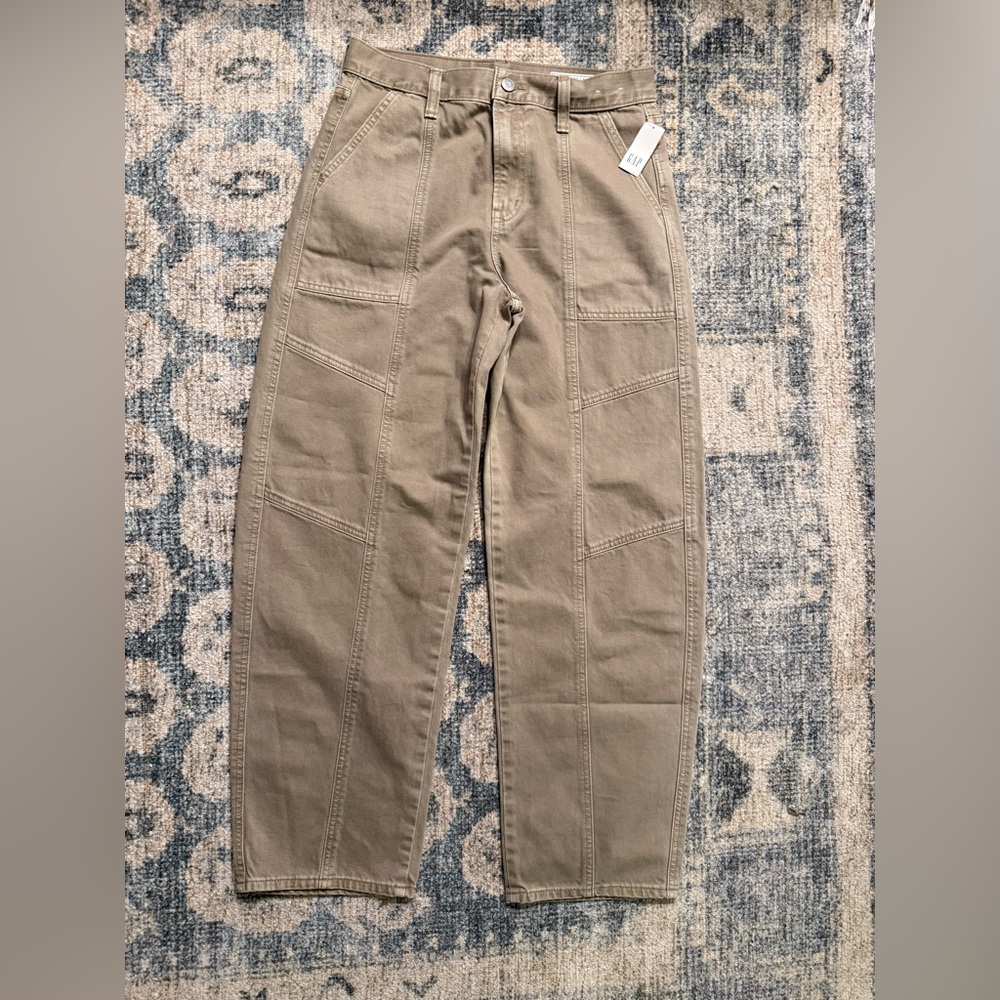 GAP Women's High Rise Barrel Carpenter